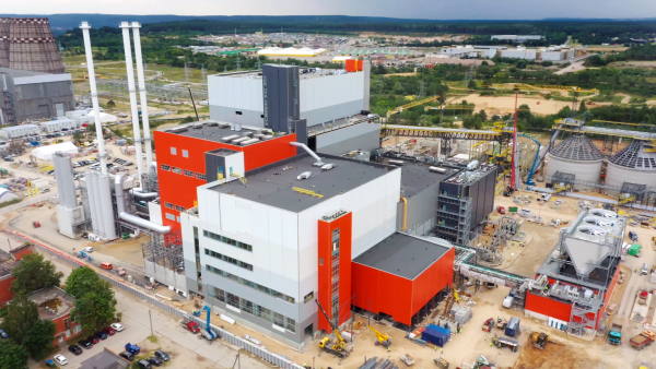 Į Vilniaus kogeneracinę jėgainę pradedamos vežti pirmosios komunalinės atliekos